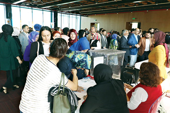 Yılmaz'ın koltuğuna kim oturacak?