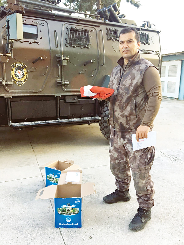 Erdoğan Tok’tan Türk askerini duygulandıran hediye