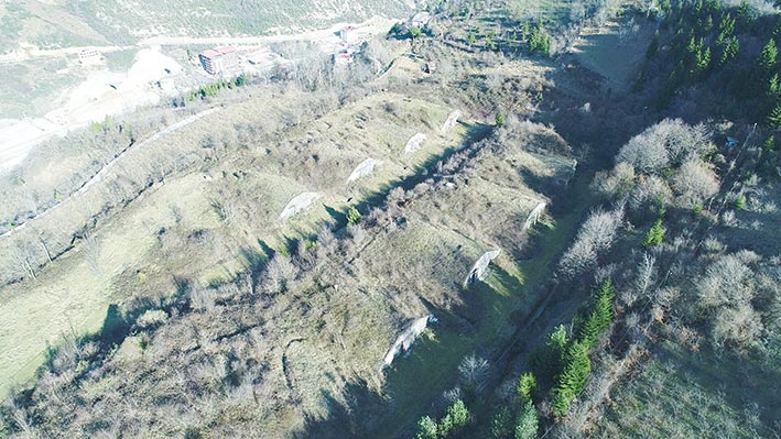 Eski NATO üssündeki askeri hangarlar için 'Hobbit' evi önerisi