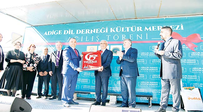 'Çerkes halkı onurlu ve gururlu bir millet'
