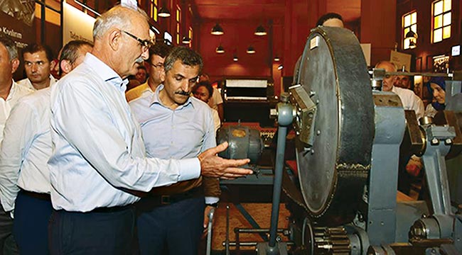 ÇOCUKLUK YILLARINDAKİ GİBİ TÜTÜN DİZDİ