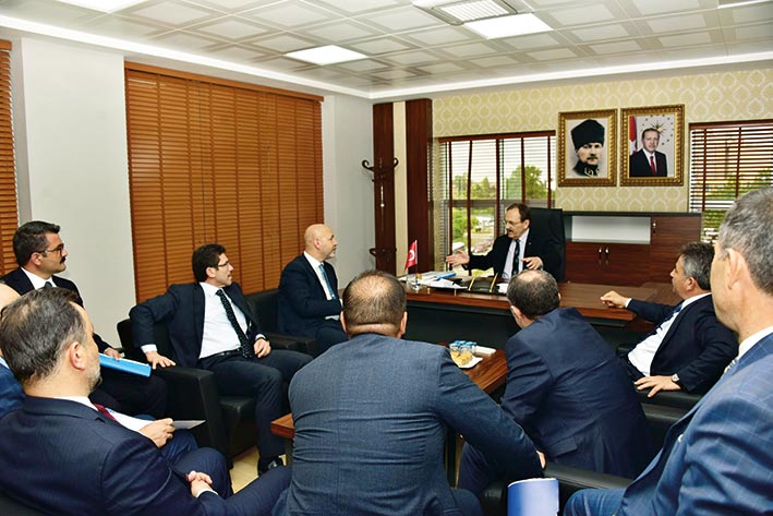 Hizmet atağına kaldığı yerden devam