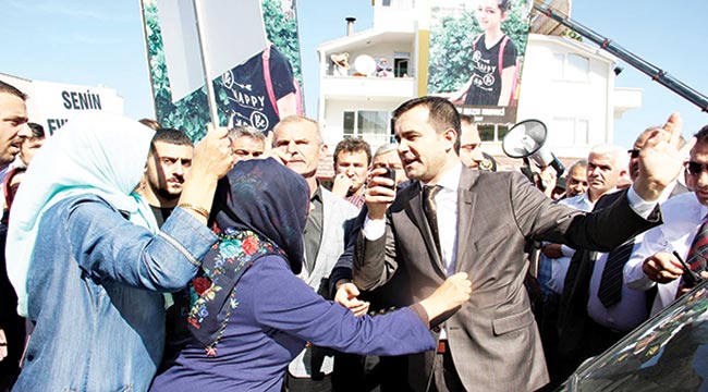 'Başka Zeynepler ölmesin'  diye karayolunu kapattılar