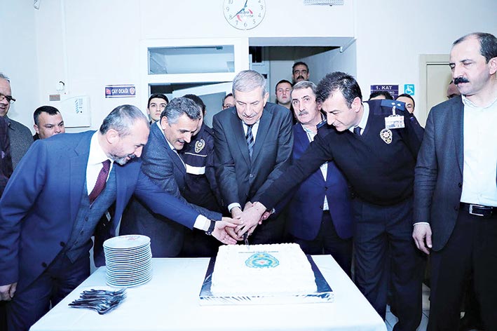 Bakan Demircan’dan hoş geldin bebek ziyareti