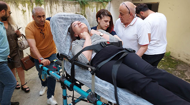 KARNE GÜNÜ EVİNİN PENCERESİNDEN DÜŞTÜ