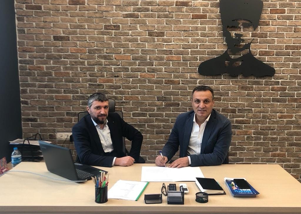 Eğitim Bilimleri Numanoğlu'na teslim