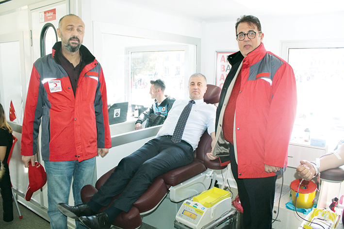 Parktek Kızılay’a kanını verdi