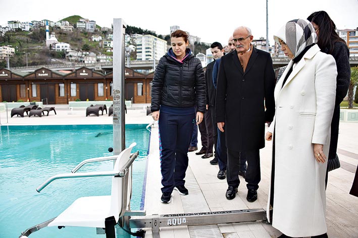 Mavi Işıklar’a hayran kaldı