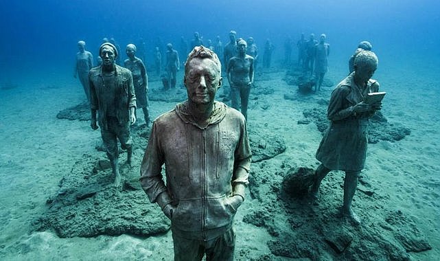 Gerçek değilmiş gibi görünen tuhaf okyanusun altında yaşayan canlılar