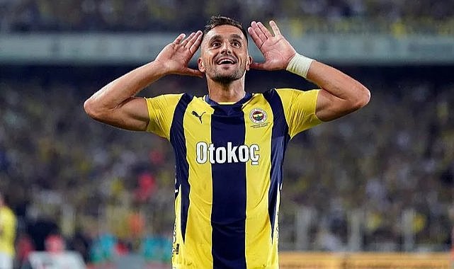 Fenerbahçe'de kalacak ve gidecek futbolcular belli oluyor! Jose Mourinho kararları...