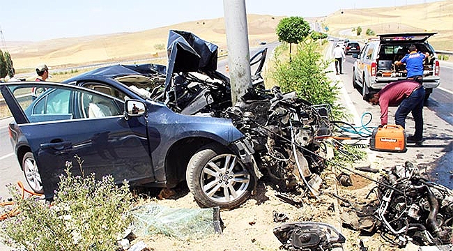 Dekan trafik kazasında hayatını kaybetti