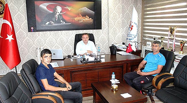 Ağrılı kick boksçu Adem milli takıma seçilme hakkı kazandı