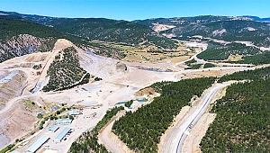 Amasya'da 33 bin 300 dekar tarım arazisini sulayacak Aydınca Barajı inşaatı devam ediyor. 