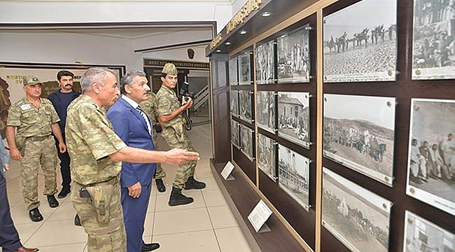 ASKERİN KARAVANASINI İNCELEDİ