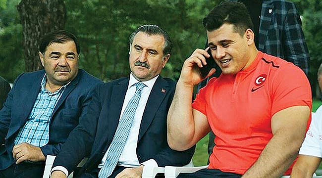 Bakan Bak'tan Rıza Kayaalp'e sürpriz