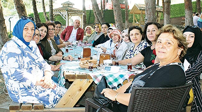 Bayan meclis üyeleri Tekkeköy’de bir araya geldiler