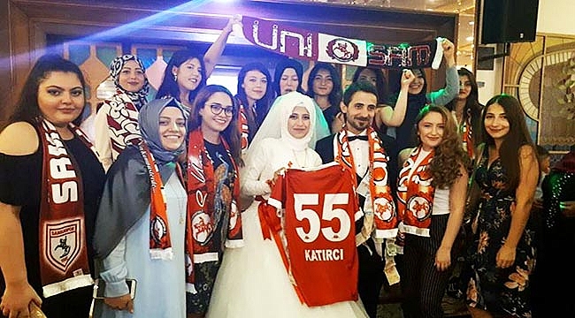 Böyle olur fanatiklerin düğünü