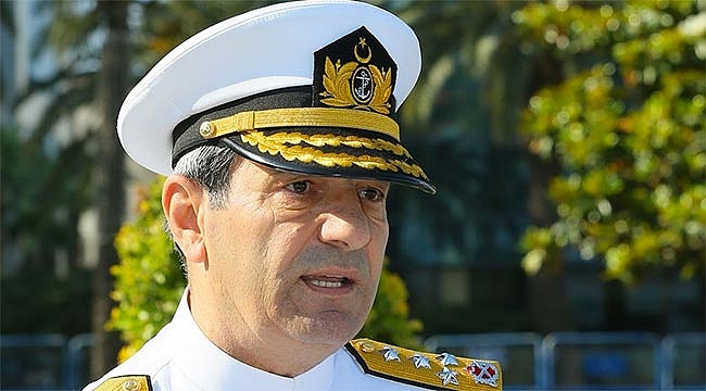 Donanma komutanı Oramiral Veysel Kösele istifa etti.
