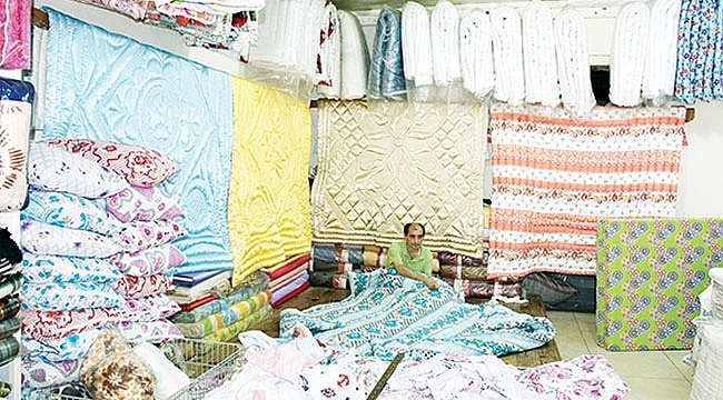 MAKİNELER ÇIKTI, EL İŞİ YORGANCILIK BİTTİ