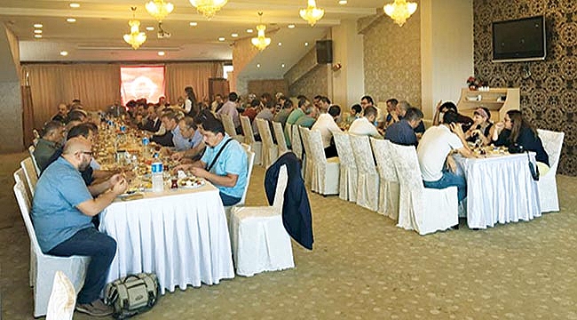 MHP'Lİ TEKİN'DEN AKŞENER'E ALAYCI DAVET