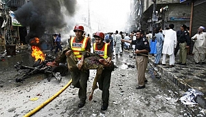 Pakistan'da bombalı saldırı: 15 ölü, 30 yaralı