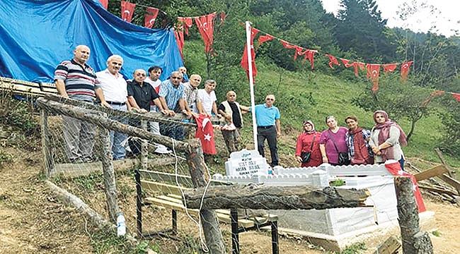 Samsunlu muhtarlardan Maçka şehidine ziyaret