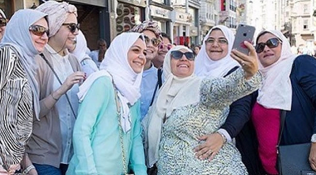 Akın akın geliyorlar!