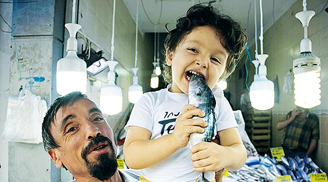 Balık tezgahları şenlendi