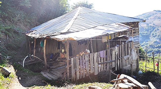 BAŞKAN BELUR'DAN YAŞLI KADINA EV YARDIMI