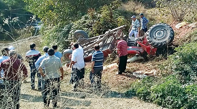 Fındık yüklü traktör devrildi: 2 ölü