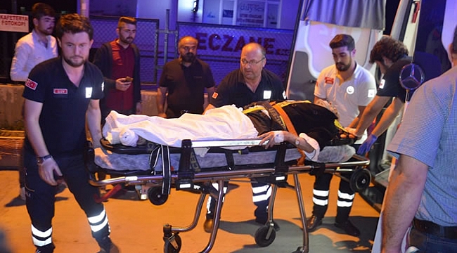 Kamyonet çarptı! Yola savruldu