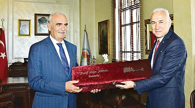 SAĞLIK TURİZMİ DERNEĞİ’NDEN BAŞKAN YILMAZ’A TEŞEKKÜR  ‘Sağlık turizminin  merkezi olmalıyız’