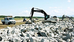 SAMSUN HAVALİMANI’NIN PİSTİ YENİLENİYOR