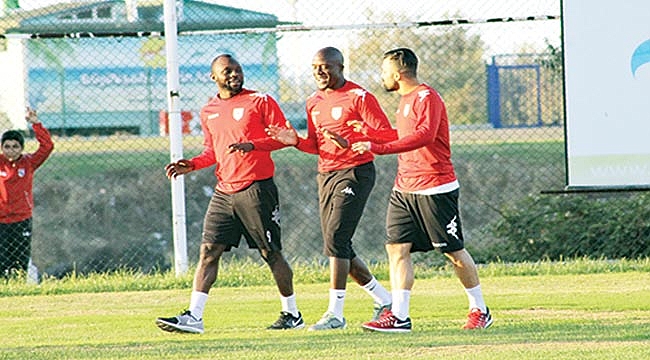 Angan takımla çalıştı