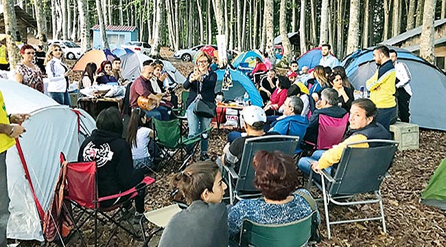 Atasamlılar kamp kurup yürüyüş yaptı