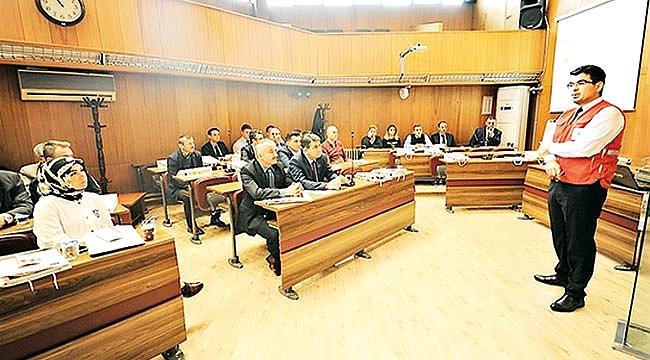 Belediye personeline afet eğitimi 
