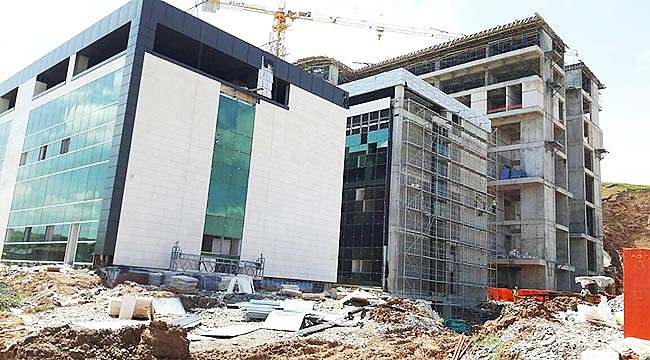 Bir yıldır tek bir çivi çakılmadı