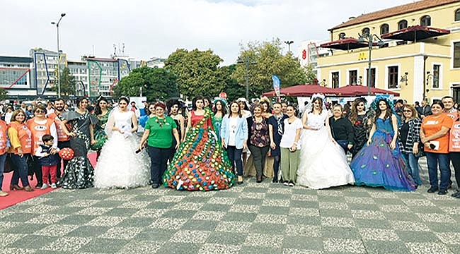 ÇÖPTEN ŞIK ELBİSEYE DÖNÜŞEN ÜRÜNLER BEĞENİ TOPLADI
