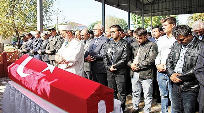 KALP KRİZİ SONUCU ÖLEN ASKER SAMSUN’DA TOPRAĞA VERİLDİ 