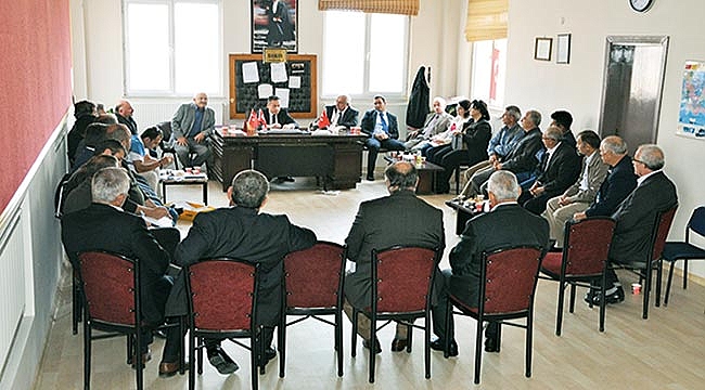 Muhtarlara modern tarımı anlattı