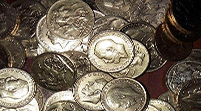 Mülteciler sahte sikkeleri satamadan yakalandı