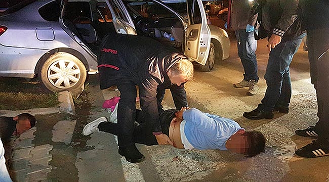 POLİSE ATEŞ AÇAN ÜÇ KİŞİ YAKALANDI