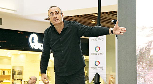 Sunay Akın'dan müjde!