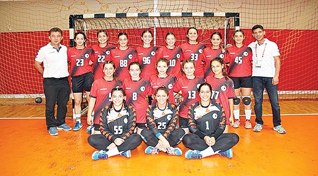 TARİH YAZMAYA DEVAM EDİYORLAR