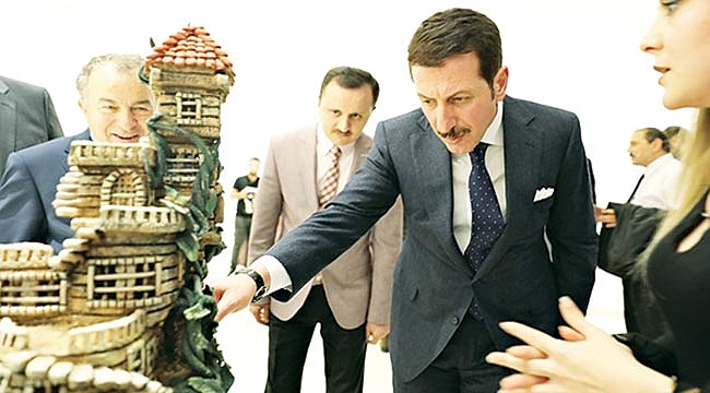 Üniversite öğrencisinden büyüleyen seramik sergisi