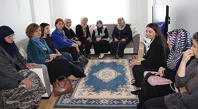 VALİ EŞİNDEN ŞEHİT AİLELERİNE ZİYARET 