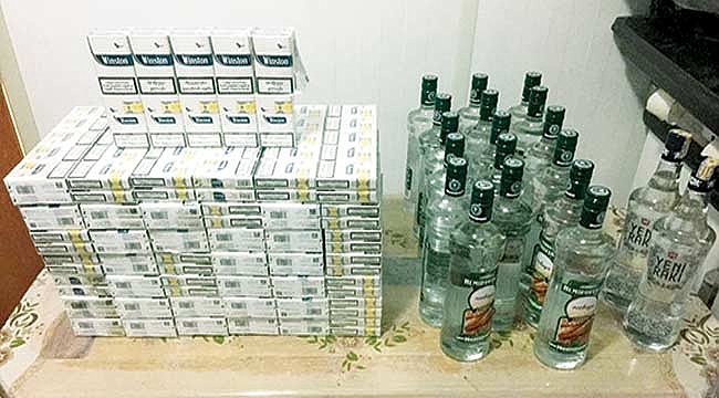 Yolcu otobüsünde kaçak içki ve sigara ele geçirildi