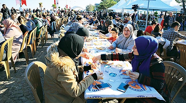Atakum’da 10 tonun  üstünde hamsi ikramı