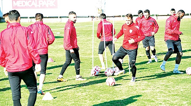 Eskişehir maçı öncesi 4 eksik  