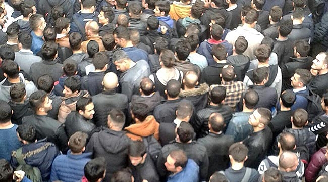 Gardiyan olmak  için sıraya girdiler